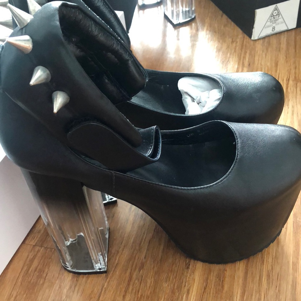 UNIF Mary Chain size 8